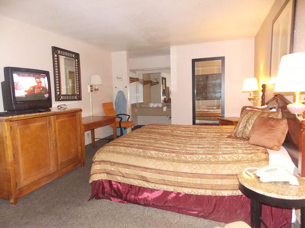 Econo Lodge Inn & Suites Downtown San Antonio Exterior foto