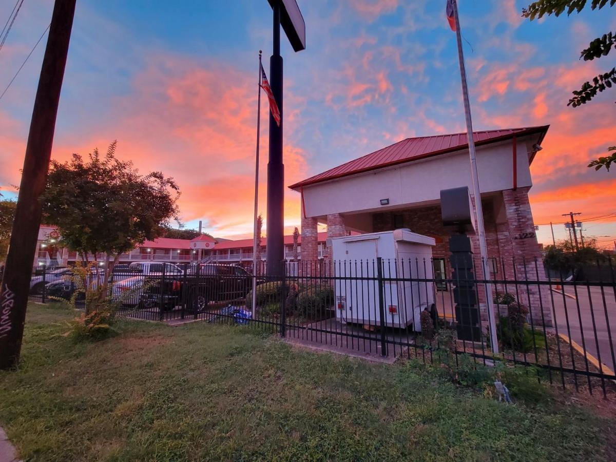 Econo Lodge Inn & Suites Downtown San Antonio Exterior foto